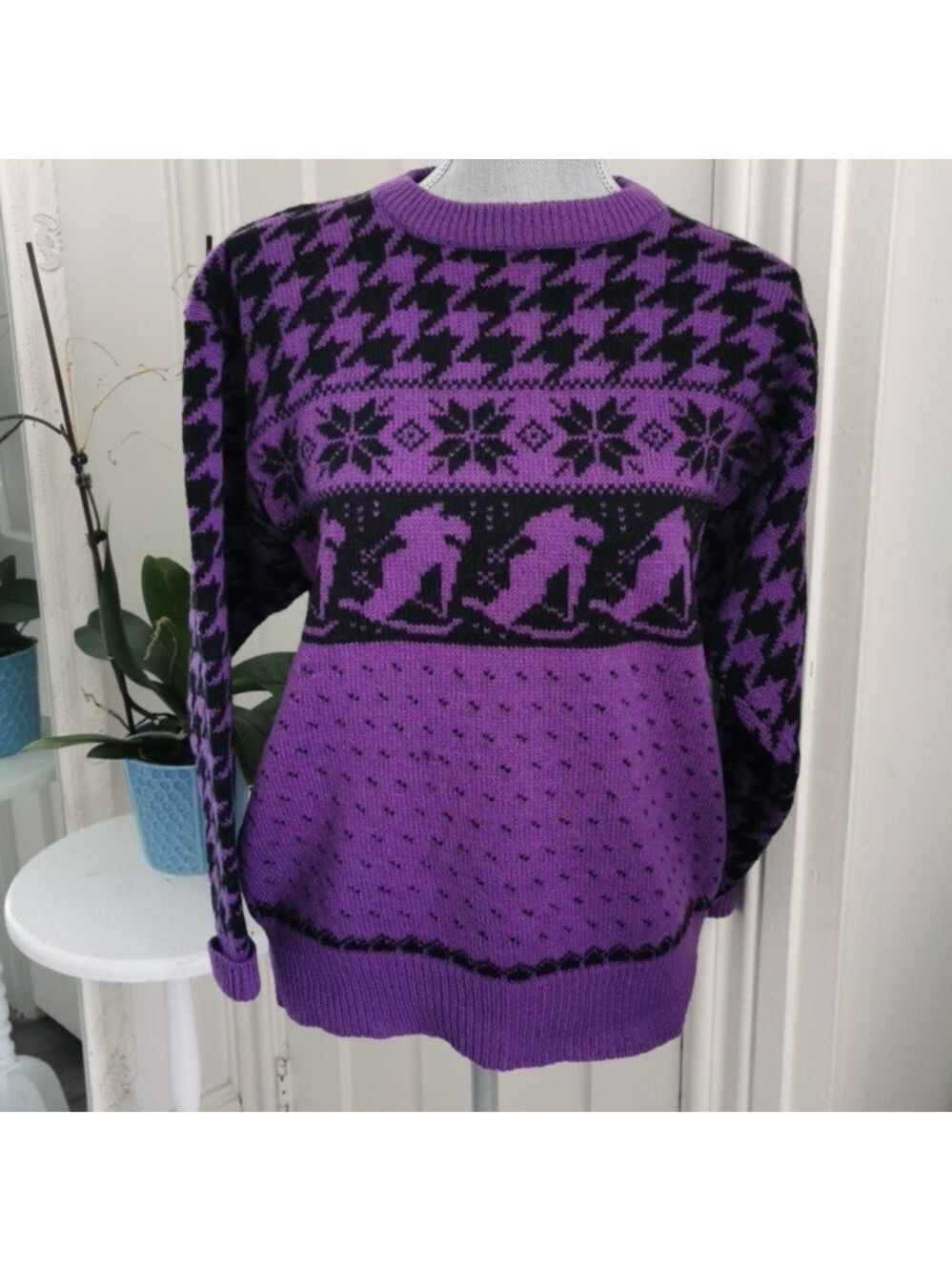 Vintage tour de Force 100% Shetland wool purple sweater. Cozycore. Size Medium.
